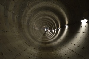 tunnel-353597_640